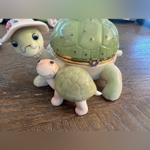 Grandmas little sweetheart musical turtle box - Picture 2 of 4